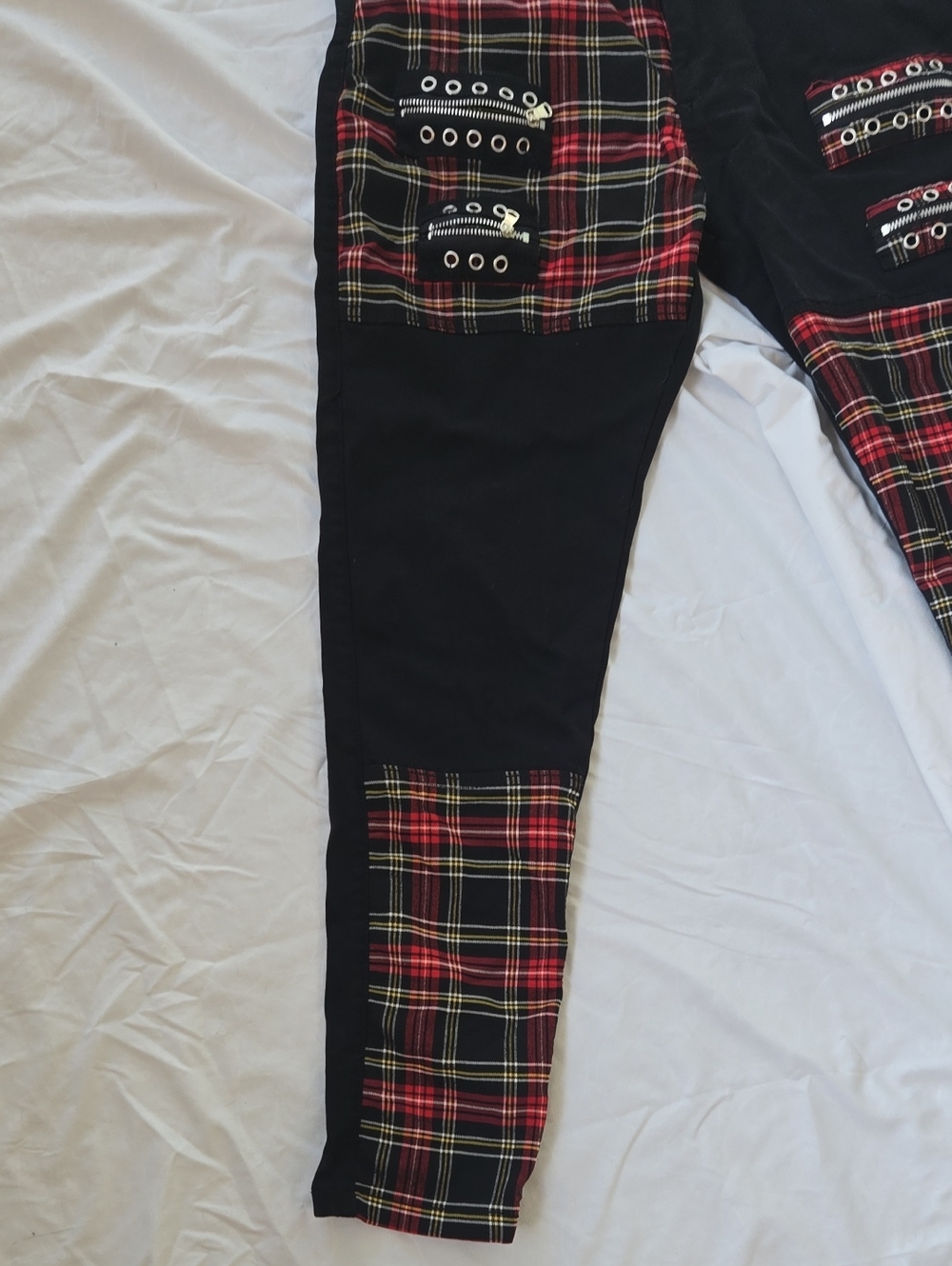 Men's Black Punk Rock Style Jeans With Zippers & Red Squared Patterns In Areas - Picture 5 of 9